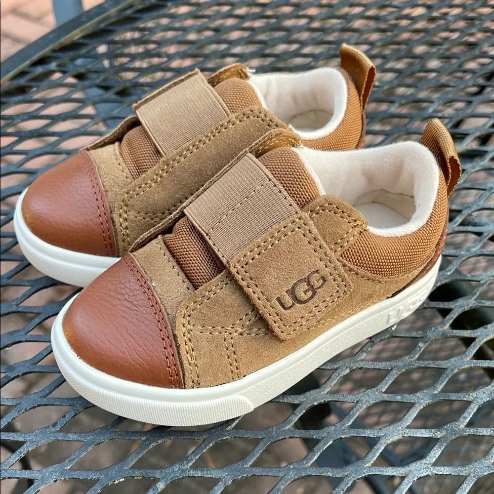 UGG T Renton Low Boys Velcro Shoes Chestnut Size 6 Worn Once